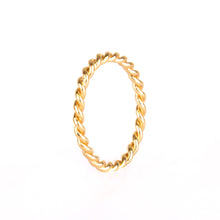 Load image into Gallery viewer, Memoire Twisted Ring - Yellow Gold Plated
