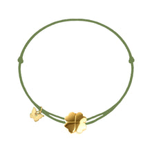 Load image into Gallery viewer, Small Clover Bracelet - Yellow Gold Plated
